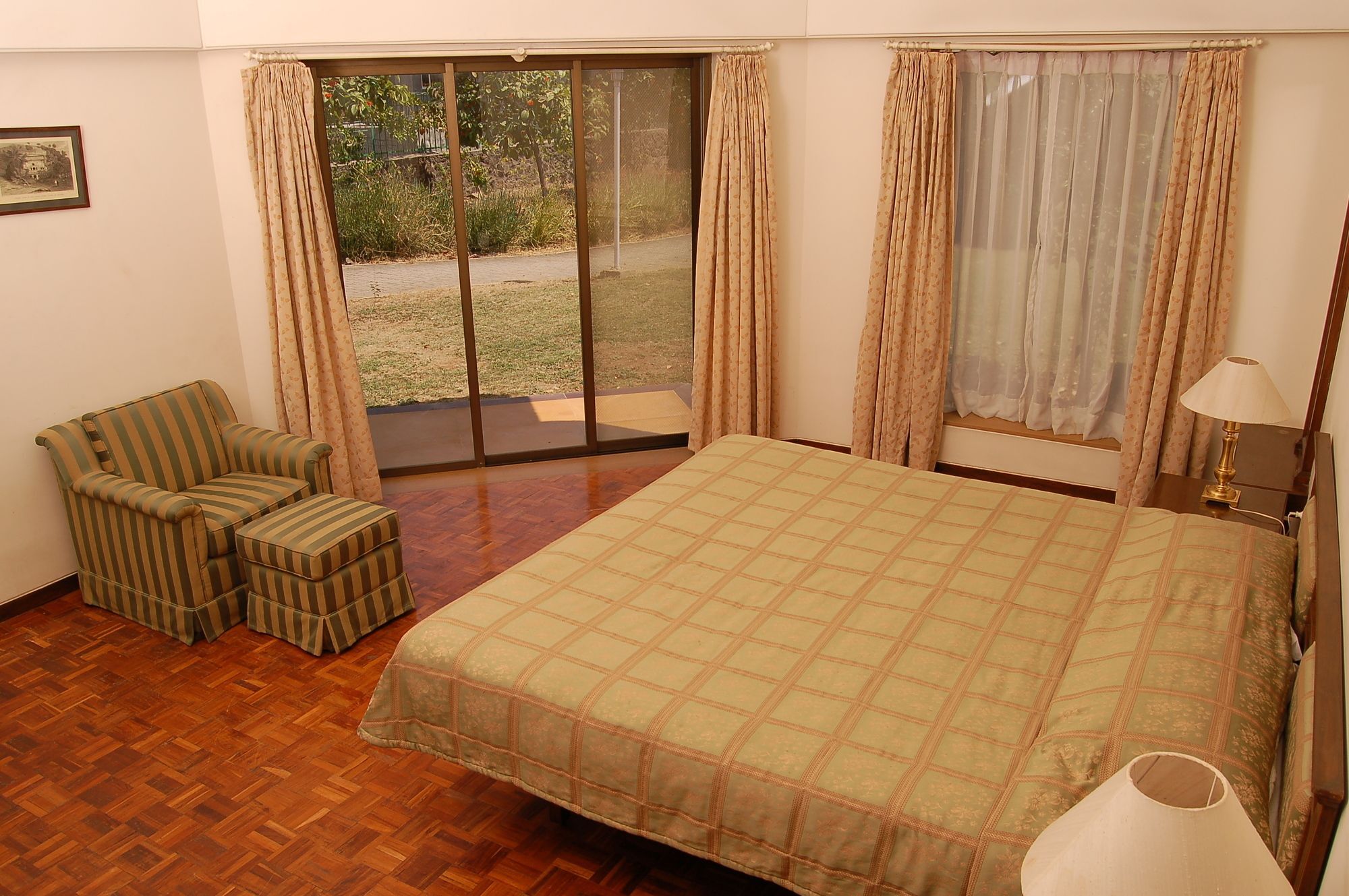 The Meadows Resort And Spa Aurangabad  Room photo
